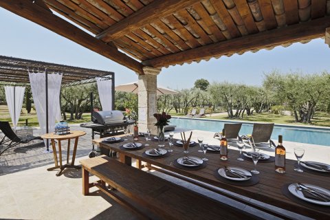 Ute-kjøkken og fredfylte omgivelser